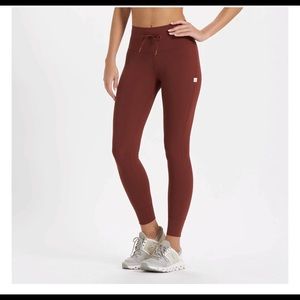 Vuori women’s daily leggings: brick